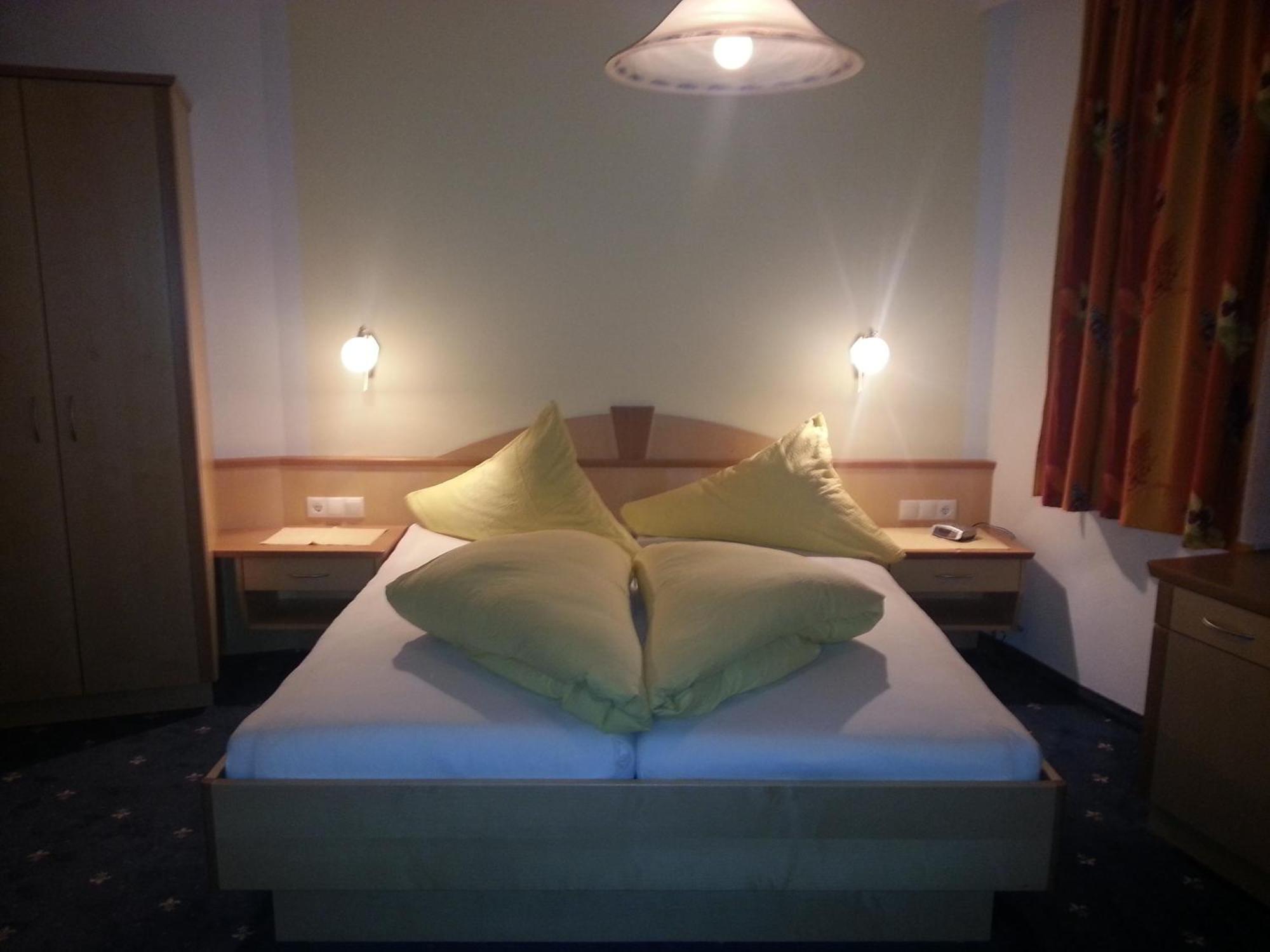 Pension Rieder Kaprun Rum bild