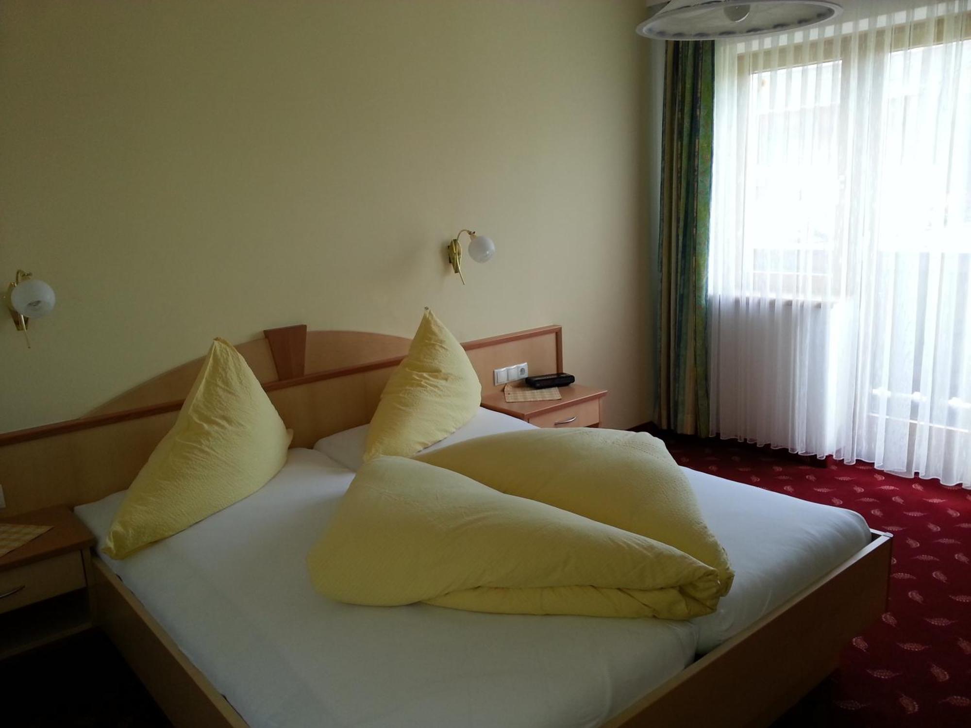 Pension Rieder Kaprun Rum bild